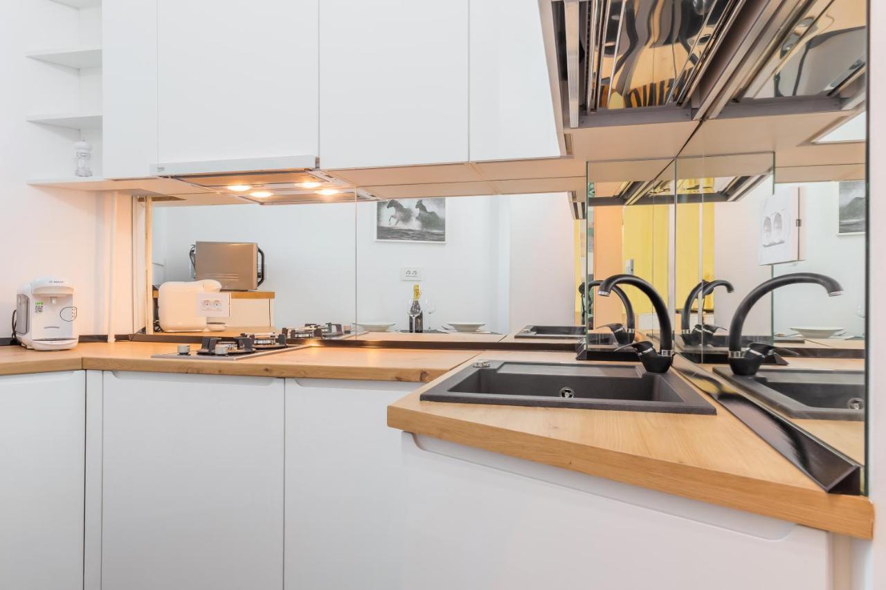 New Studio Carturesti - City Center Bucarest Esterno foto